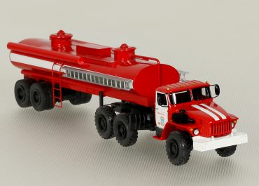 АБЕ пожарная автоцистерна большой емкости для доставки воды из тягача Урал-44202