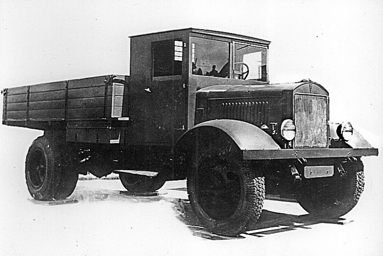 Пожарный фургон закрытого типа на шасси ЯГ-6