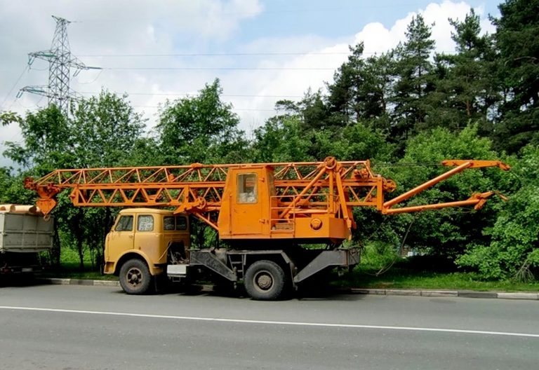 АБКС-5 электроприводный башенно-стреловой автокран для сельского строительства на шасси МАЗ-5334