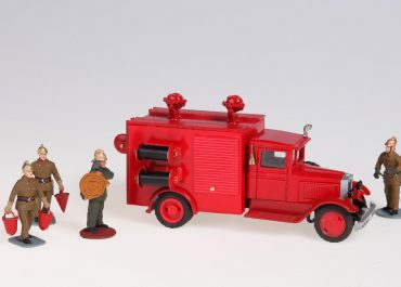 Пожарный автомобиль компрессорно-прожекторный или осветительной службы на шасси ЗиС-5 с кузовом типа фургон