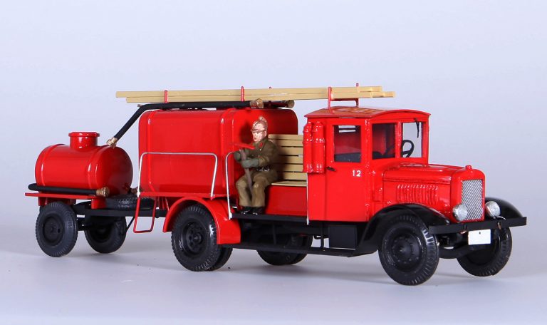 Пожарная автоцистерна на шасси ЯГ-6
