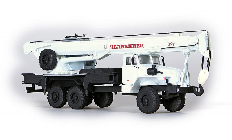 КС-55733-17 «Челябинец» гидравлический автокран на шасси Урал-4320
