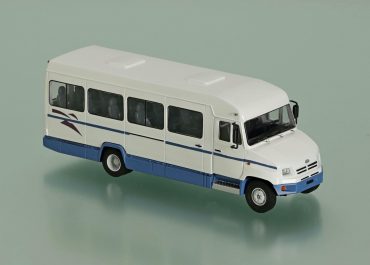 ЗиЛ-325000 или с 2005 года ЗиЛ-3250АО пассажирский автобус