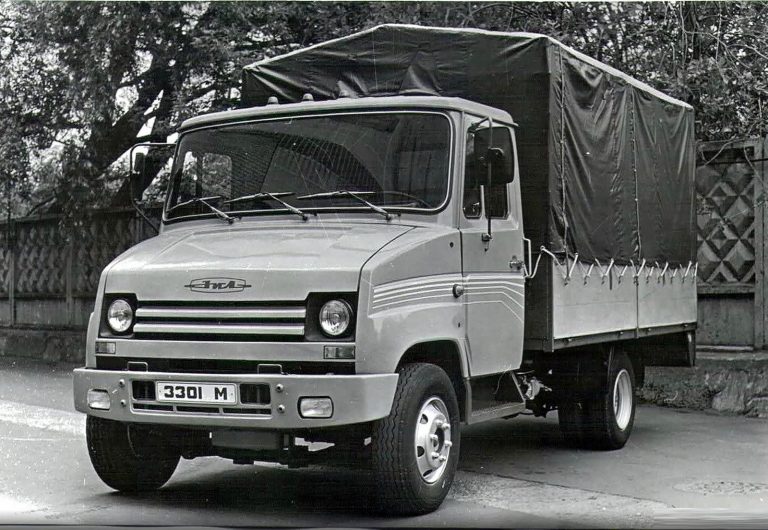 ЗиЛ-3301М опытный бортовой грузовик на шасси Renault Saviem JK75