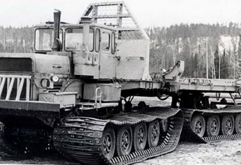 БТ361А-01 «Тюмень» гусеничный сочленённый болотоход на агрегатах трактора К-701