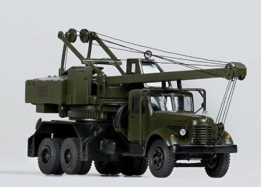 К-121 войсковой дизель-электрический автокран на шасси ЯАЗ-210