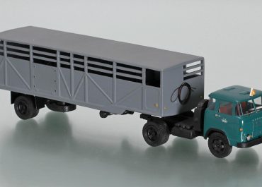 КАЗ-606/606А «Колхида» седельный тягач с полуприцепом-скотовозом ОдАЗ-857Б или 857Д