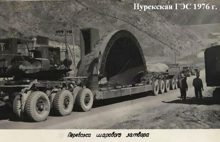 ЧМЗАП-5530 низкорамный прицеп-тяжеловоз грузоподъемностью 120 тонн с силовой установкой АБ-8-Т/230Л