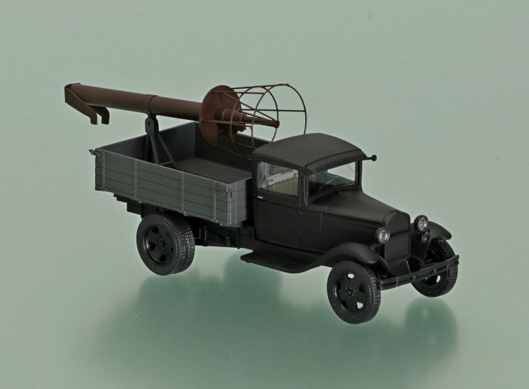 Автовышка с телескопическим канатным подъемником рабочей высотой до 11 м на шасси ГАЗ-АА или ГАЗ-ММ