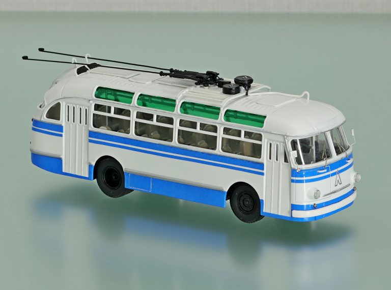 ЛАЗ-695БТ, он же Киев 5-ЛА 2-дверный троллейбус с кузовом и агрегатами автобуса ЛАЗ-695Б