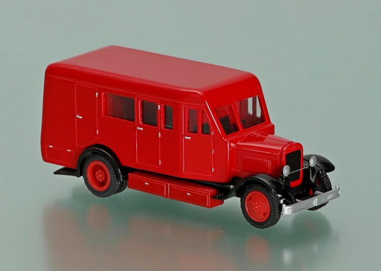 Пожарный автомобиль водозащитной службы на шасси ЗиС-5 с кузовом по типу фургонов ТУ ЛСПО