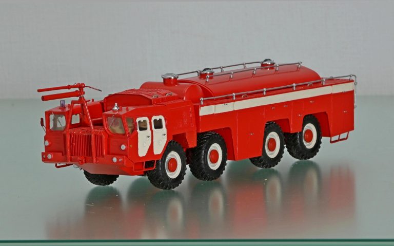 АА-70(7310)-220 аэродромный пожарный автомобиль комбинированного тушения на шасси МАЗ-7310