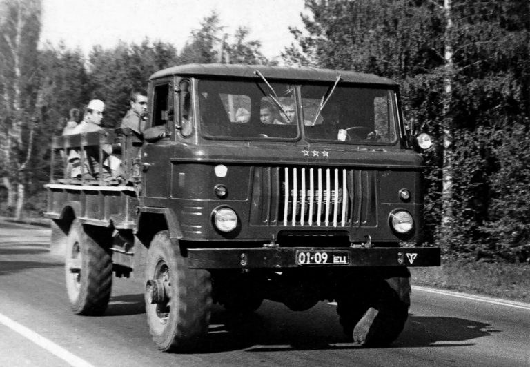 ГАЗ-66А, с 1968 г. ГАЗ-66-02 4х4 бортовой автомобиль повышенной проходимости