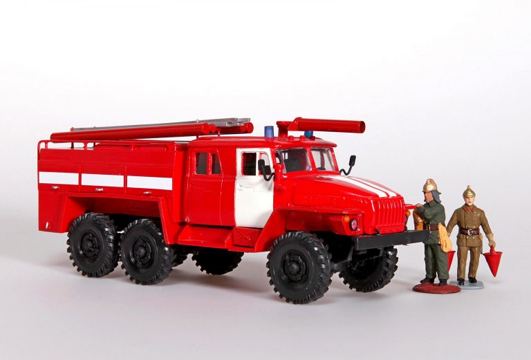 Пожарная автоцистерна на шасси типа Урал-4320 по мотивам АЦ-40 (43202) ПМ-102Б