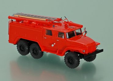 АЦ-40(375Д)-Ц1А модели ПМ-102А пожарная автоцистерна на шасси Урал-375Д