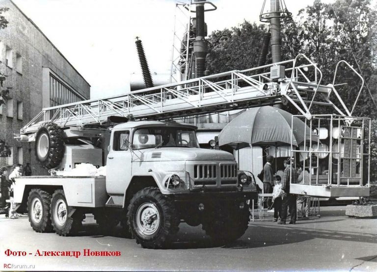 Опытная пожарная автолестница на шасси ЗиЛ-131, возможно модели ПМ-506А или ПМ-506Б