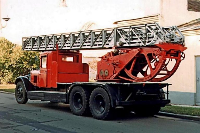 Пожарная механическая 4-секционная автолестница Метц (Metz DL-26) на удлиненном шасси ЗиС-6