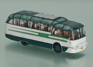ЛАЗ-698 «Карпаты» (кузов №14-Э) междугородний автобус со ступенчатой крышей, повышенной комфортабельности