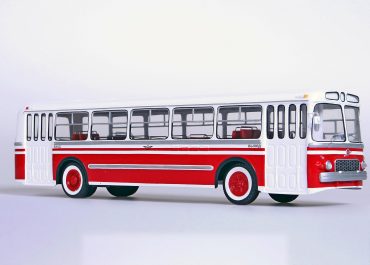 ЗиУ-6-2М, он же ЗиУ-680, опытный 2-дверный городской автобус большой вместимости, унифицирован с троллейбусом ЗиУ-5Г