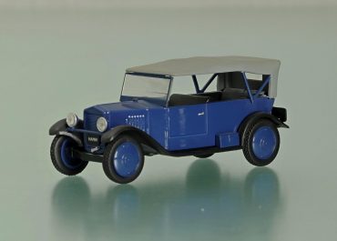 НАМИ-1 2-дверный заднеприводный автомобиль с хребтовой рамой и кузовом типа «фаэтон»