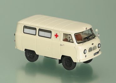 УАЗ-450А 4х4 санитарный автомобиль с цельнометаллическим кузовом для перевозки больных по дорогам всех категорий