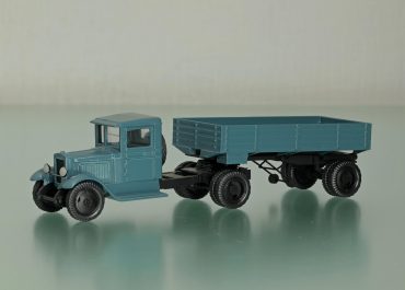 Автопоезд из седельного тягача ЗиС-10