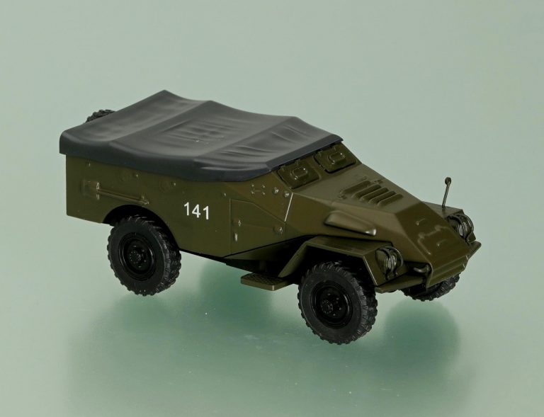 ГАЗ-40 4х4 многоцелевой бронетранспортер с несущим кузовом на агрегатах ГАЗ-63А