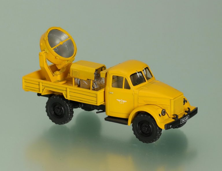 АПП-90 первый советский автономный посадочный прожектор на шасси ГАЗ-63Э