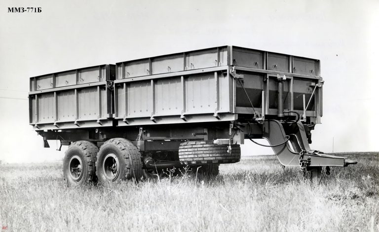 ММЗ-771 (1-ПТС-9) полунавесной самосвальный тракторный прицеп