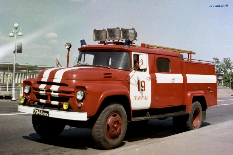 АО-12(130)64А автомобиль освещения ленинградского гарнизона пожарной охраны на базе автонасоса АН-30(130)64А