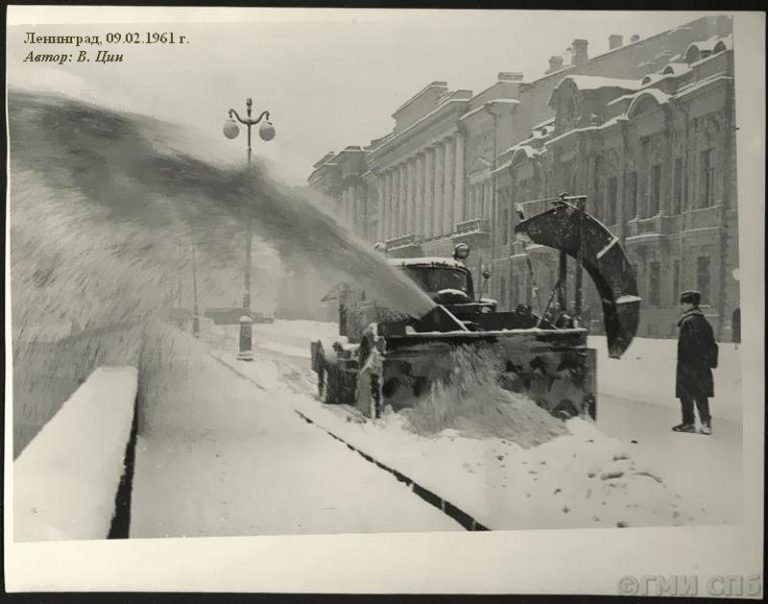 РС-1 шнеко-роторный снегоочиститель на шасси ЗиС-150
