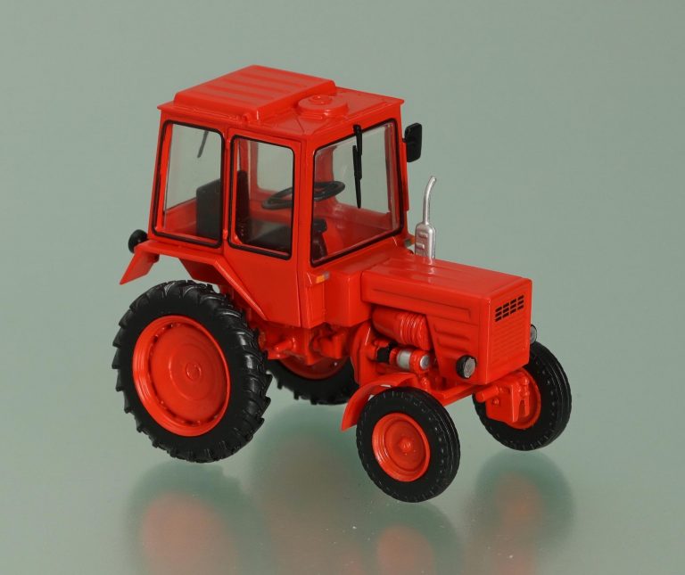 Т-25А колёсный трактор для работы в садах, на огородах и небольших полевых участках