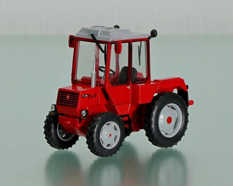 Т-30А 4х4 опытный универсально-пропашной трактор