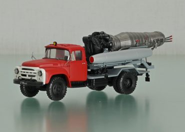 АГВТ-100(130) опытный автомобиль газоводяного тушения с турбореактивным двигателем ВК-1Ф на шасси ЗиЛ-130