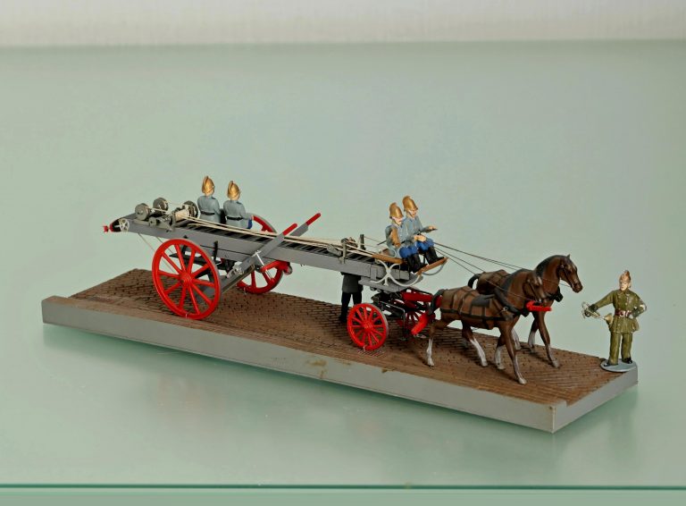 4-коленная выдвижная лестница конструкции Сергеева А.А