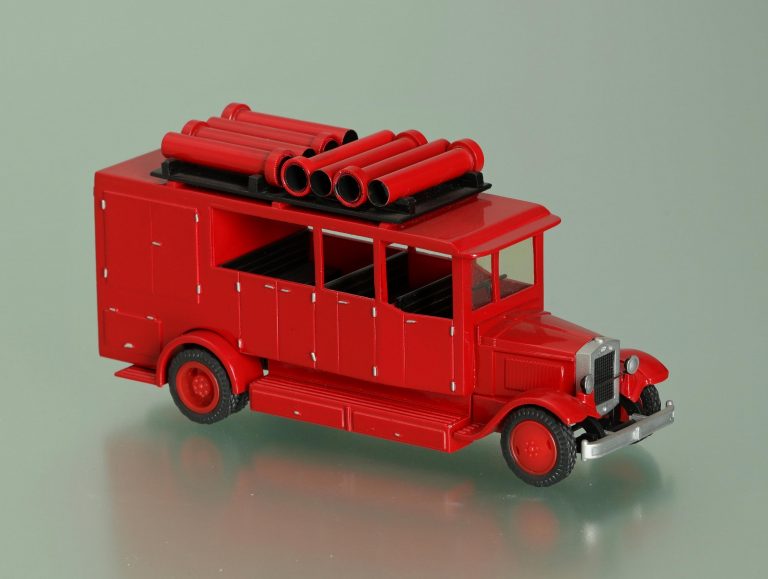 Пожарный автомобиль газодымозащитной службы, первый специализированный АГДЗС в СССР, на шасси ЗиС-11