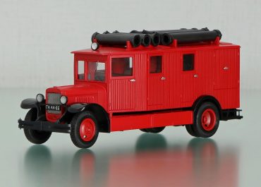 Пожарный автомобиль газодымозащитной службы закрытого типа на шасси ЗиС-11