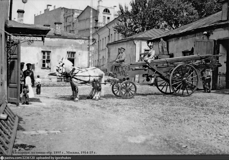 4-коленная выдвижная лестница конструкции Сергеева А.А