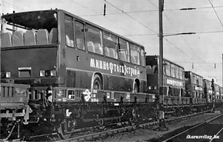 Икарус, Ikarus-255.70 «Миннефтегазстрой» 2-дверный автобус для доставки вахтовых смен на короткие и средние расстояния