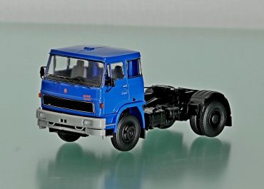 ЛИАЗ-110.551, LIAZ-110.551, седельный тягач для дальних междугородных перевозок