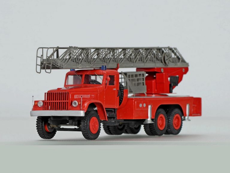 АЛ-45(257) модель ПМ-109 пожарная автолестница с гидравлическим приводом на шасси КрАЗ-257Б1